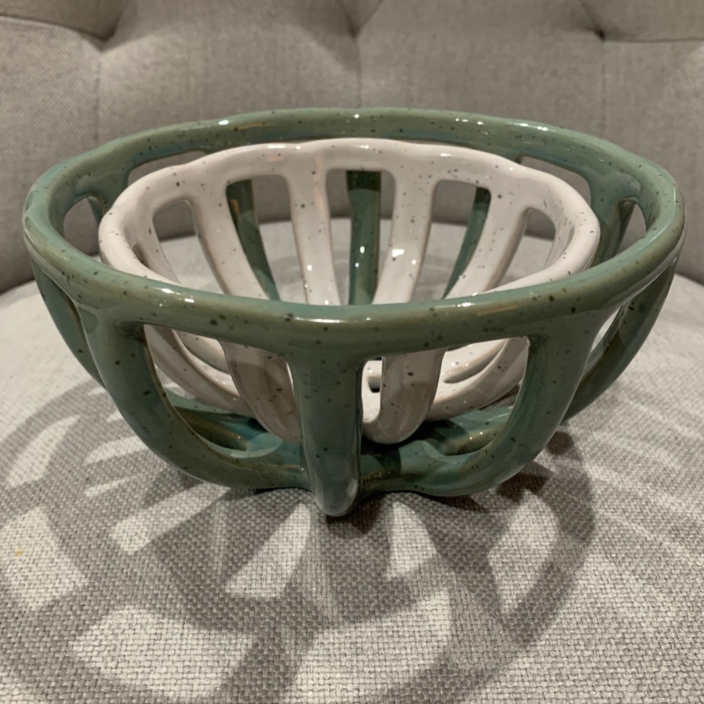 NWT Round Stoneware Bowls